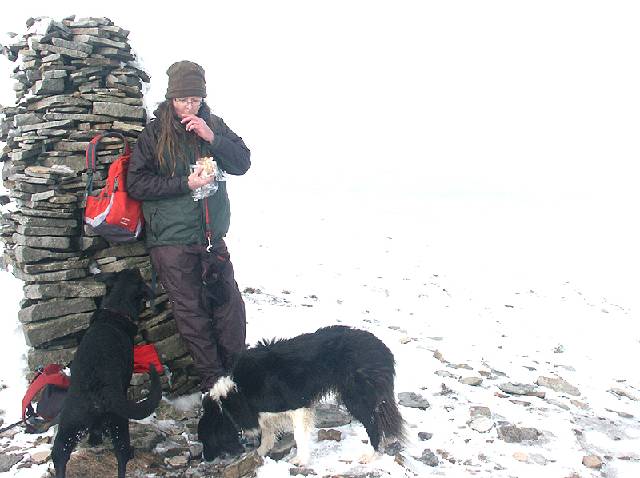 Sandwich time in the snow &copy; Lesley Close 2005