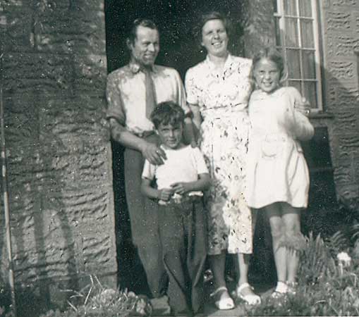 The Close family at 'Briar Lee', Garsington, Oxfordshire in 1954