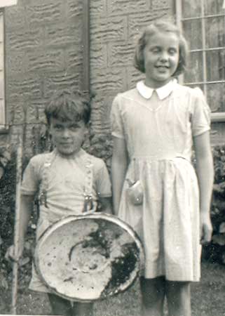 John and Margaret at 'Briar Lee', Garsington, Oxfordshire in August 1954